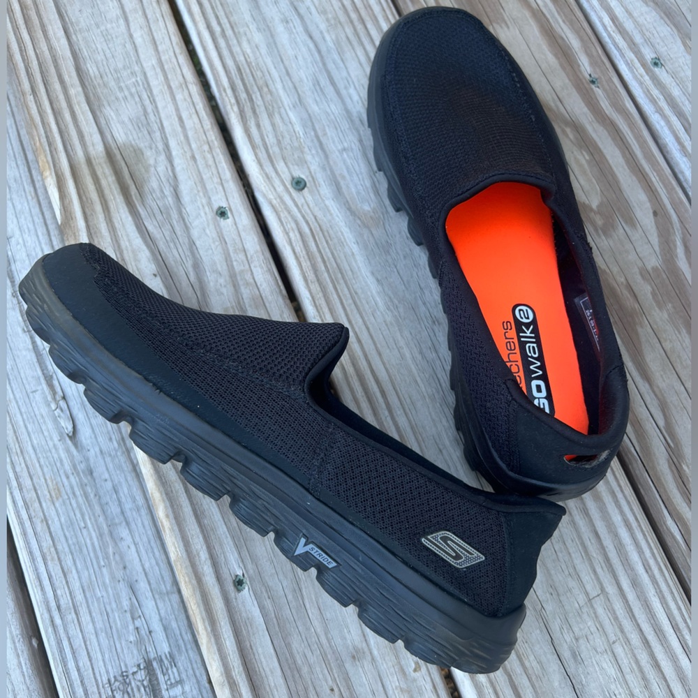 Men’s Skechers GO Walk size 11 black ♠️